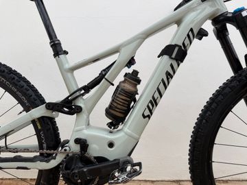Used Specialized Turbo Levo Comp 2021 2021 Mountainbike, Light Gray, 29 — image 9 of 11