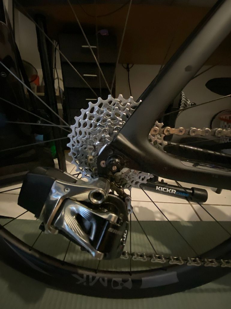 Gebrauchtes Canyon Aeroad SRAM Red eTap 2018 Road & Gravel, Schwarz — Bild 7 von 13