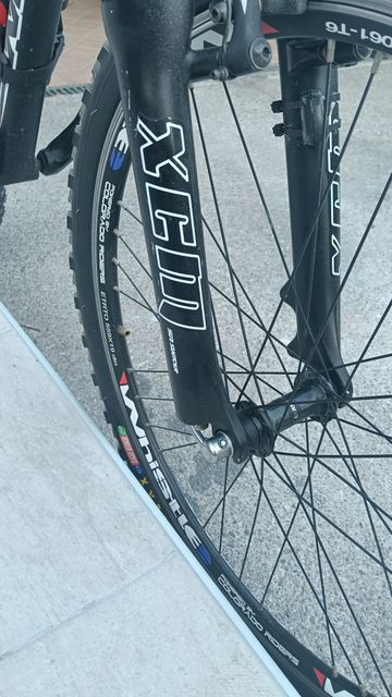Used Whistle 942v 2010 Mountainbike, Black — image 6 of 6