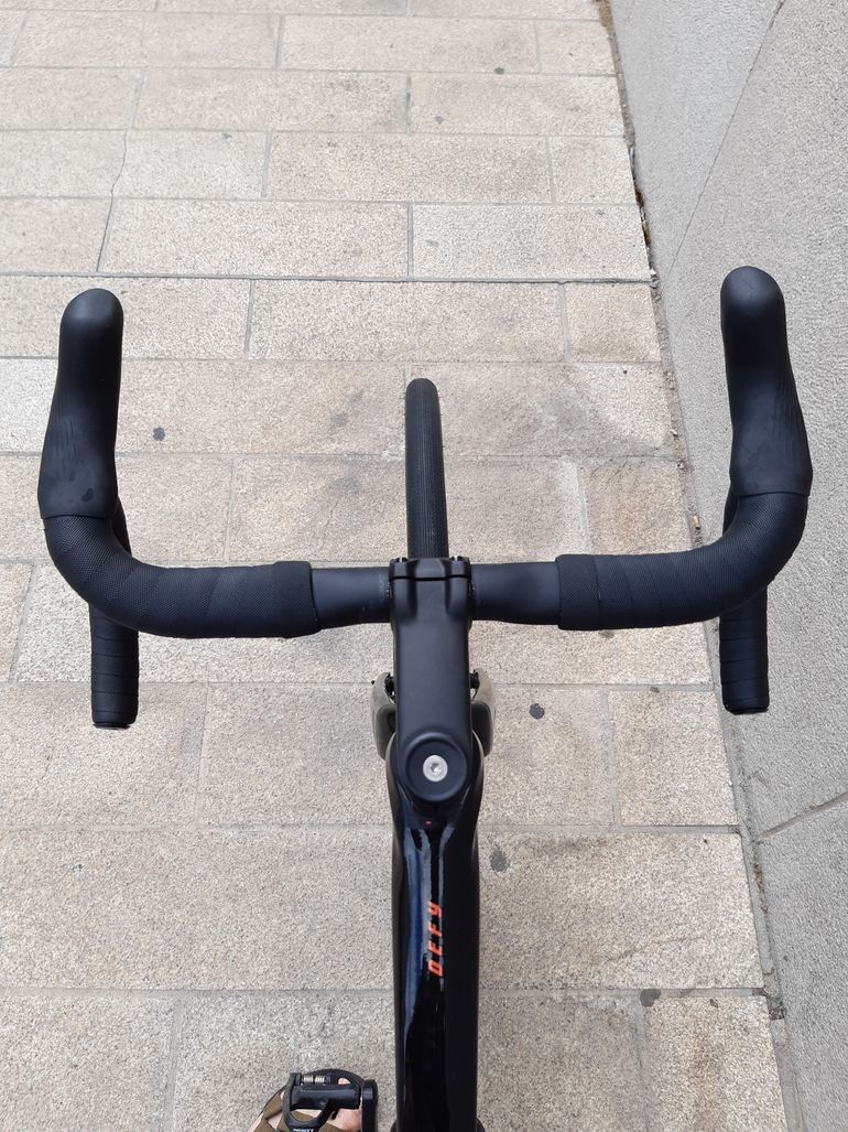 Used Giant Advanced 1 2024 Road & Gravel, Black — image 3 of 7