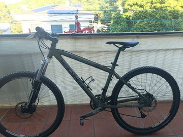 Kona Cinder cone Shimano Deore 2005 Mountainbike usato, Verde — immagine 2 di 3