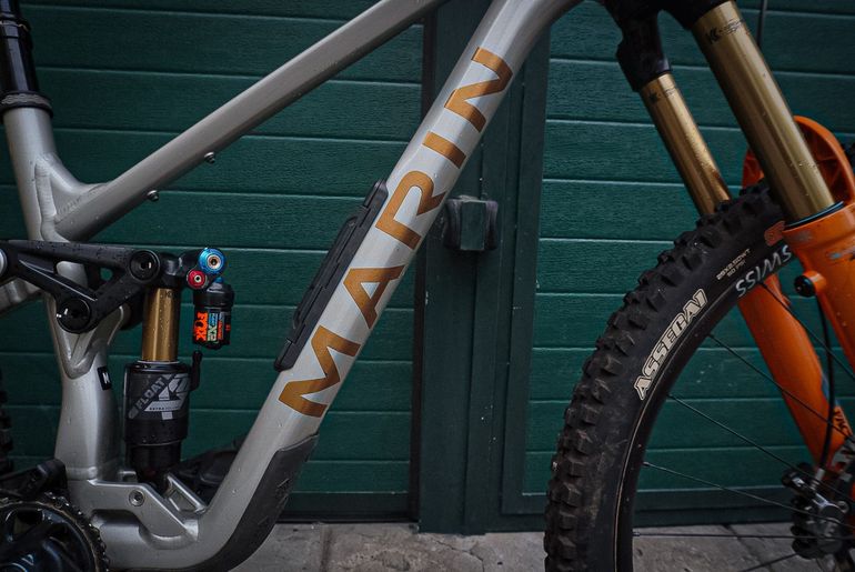 Used Marin Alpine Trail Xr 2025 2025 Mountainbike, Light Gray — image 3 of 7