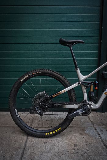 Used Marin Alpine Trail Xr 2025 2025 Mountainbike, Light Gray — image 2 of 7