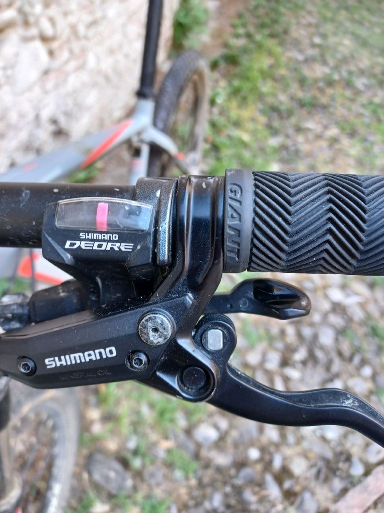 Used Giant Xtc Shimano Deore LX 2010 Mountainbike, Light Gray — image 9 of 12