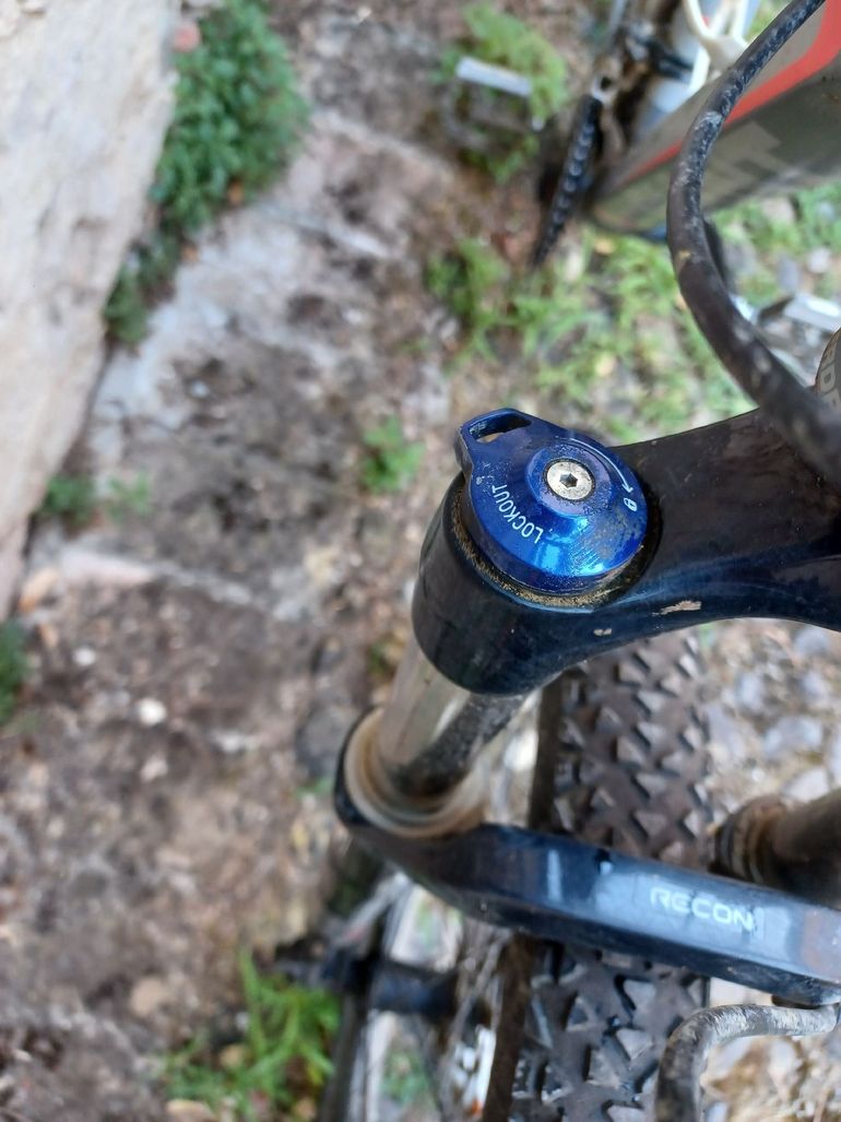 Used Giant Xtc Shimano Deore LX 2010 Mountainbike, Light Gray — image 6 of 12
