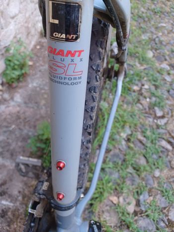 Used Giant Xtc Shimano Deore LX 2010 Mountainbike, Light Gray — image 8 of 12