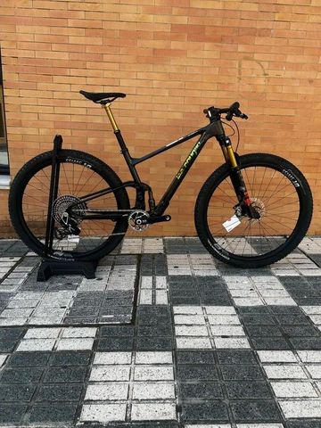 Used Lee Cougan Cross Fire Sram Eagle Transmission XX SL 2024 Mountainbike, Green — image 1 of 8