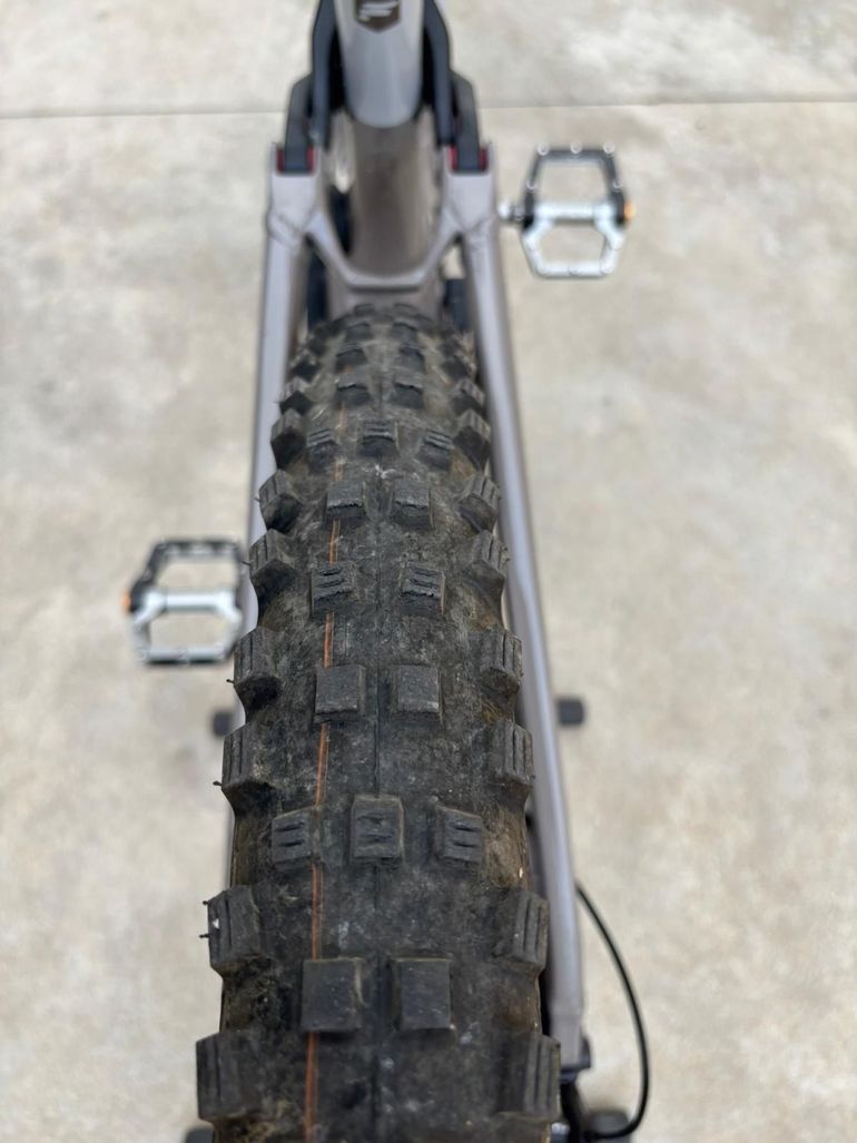Used Focus SAM ² 6.9 2023 2023 Mountainbike, Light Gray, 29 — image 11 of 14
