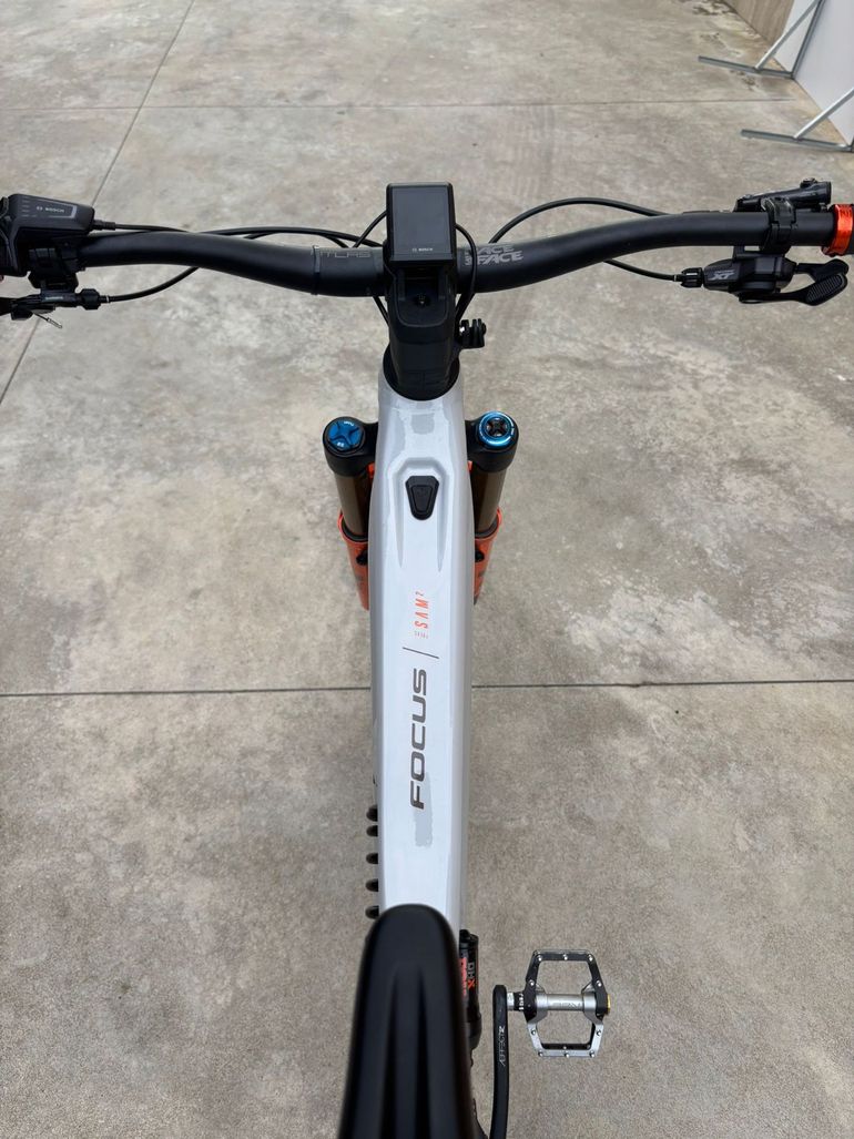 Used Focus SAM ² 6.9 2023 2023 Mountainbike, Light Gray, 29 — image 5 of 14