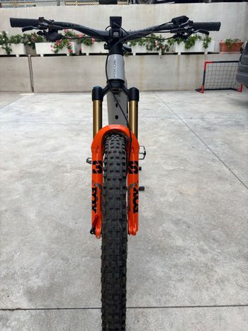 Used Focus SAM ² 6.9 2023 2023 Mountainbike, Light Gray, 29 — image 3 of 14