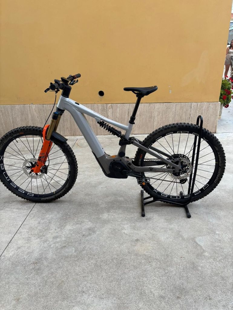 Used Focus SAM ² 6.9 2023 2023 Mountainbike, Light Gray, 29 — image 1 of 14