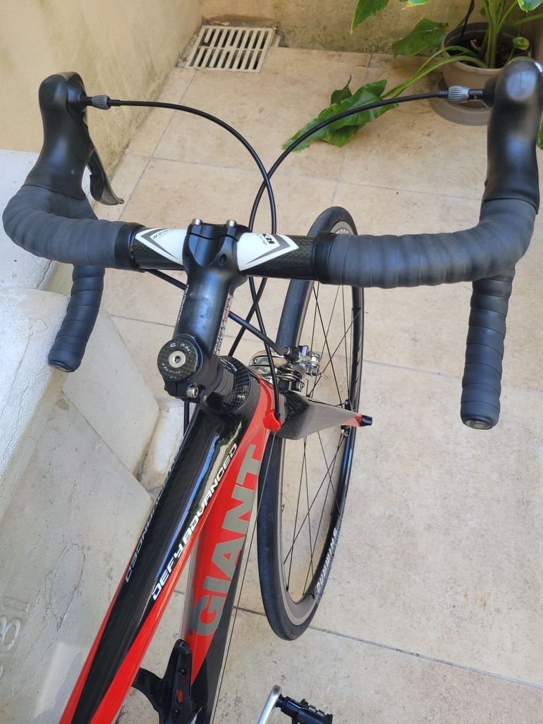Used Giant Giant Defy Advanced 2009 Road & Gravel, Red — image 6 of 6