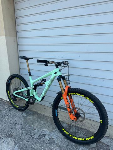 Used Yeti SB160 Custom Build 2024 Mountainbike, Green — image 2 of 10