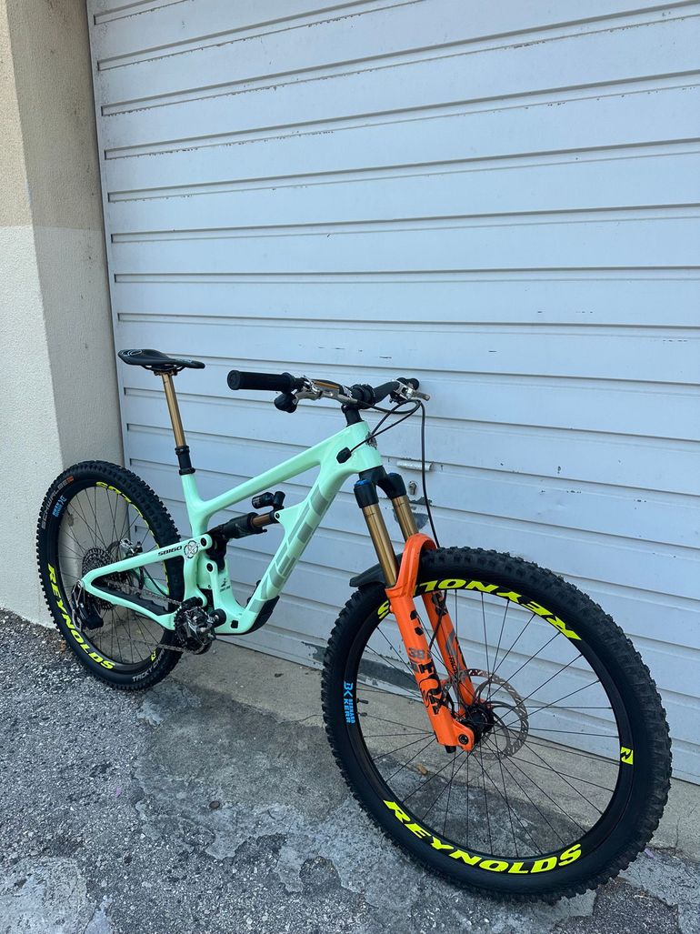 Used Yeti SB160 Custom Build 2024 Mountainbike, Green — image 2 of 10