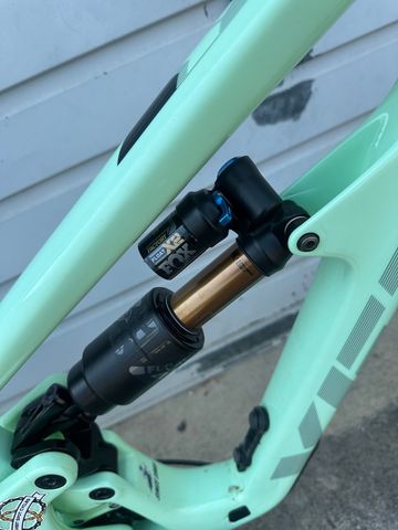 Used Yeti SB160 Custom Build 2024 Mountainbike, Green — image 10 of 10