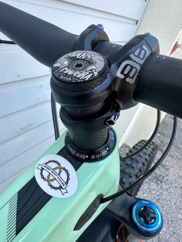 Used Yeti SB160 Custom Build 2024 Mountainbike, Green — image 9 of 10