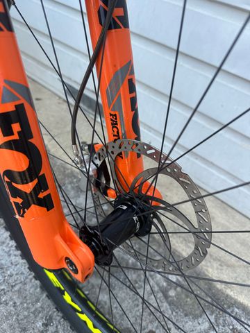 Used Yeti SB160 Custom Build 2024 Mountainbike, Green — image 7 of 10