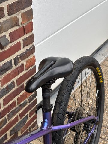 Used Trek Marlin Shimano CUES 2023 Mountainbike, Purple — image 10 of 11