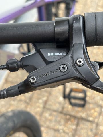Used Trek Marlin Shimano CUES 2023 Mountainbike, Purple — image 9 of 11