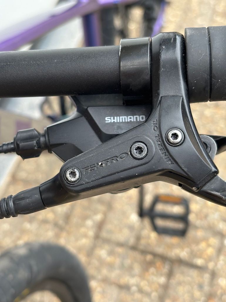 Used Trek Marlin Shimano CUES 2023 Mountainbike, Purple — image 9 of 11