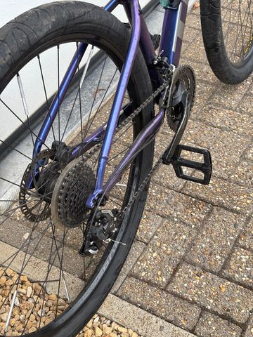 Used Trek Marlin Shimano CUES 2023 Mountainbike, Purple — image 3 of 11