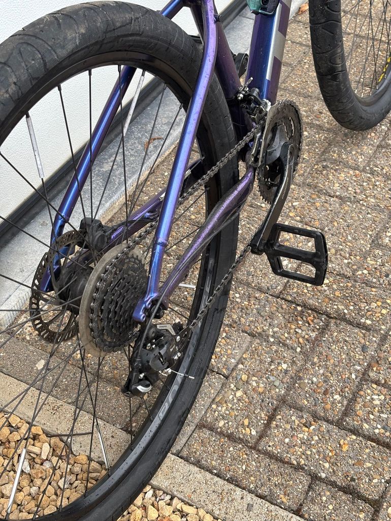 Used Trek Marlin Shimano CUES 2023 Mountainbike, Purple — image 3 of 11