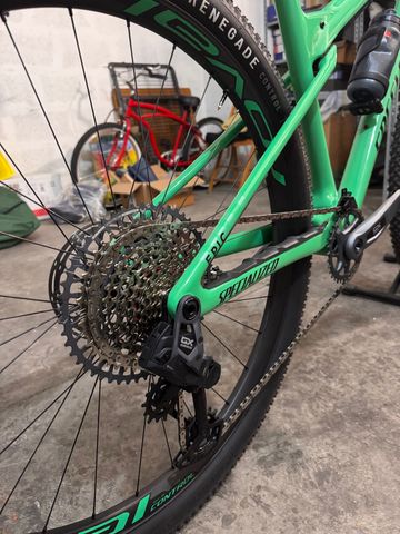 Used Specialized Epic SRAM GX Eagle AXS (T-Type) 2025 Mountainbike, Green — image 4 of 7