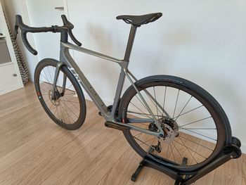 Used Liv Langma Advanced Pro 1 2025 2025 Road & Gravel, Light Gray — image 6 of 17