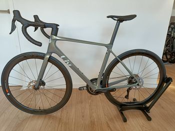 Used Liv Langma Advanced Pro 1 2025 2025 Road & Gravel, Light Gray — image 4 of 17