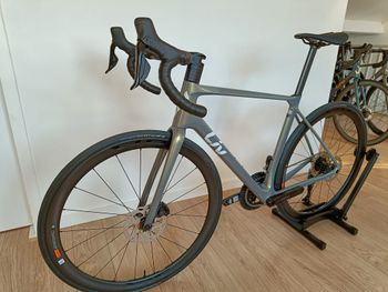 Used Liv Langma Advanced Pro 1 2025 2025 Road & Gravel, Light Gray — image 5 of 17