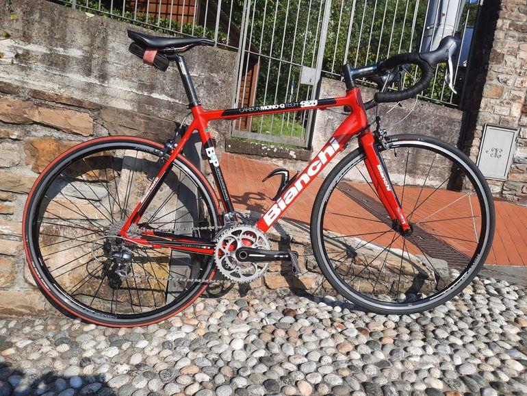 Used Bianchi 928 Carbon Mono-Q Tech 2009 Road & Gravel, Red — image 1 of 9