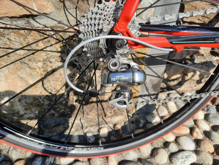 Used Bianchi 928 Carbon Mono-Q Tech 2009 Road & Gravel, Red — image 6 of 9
