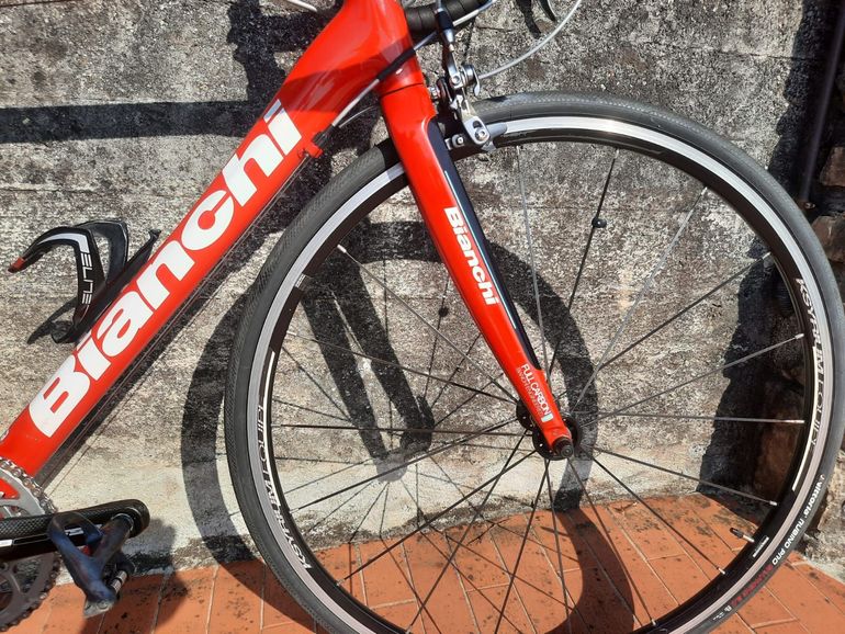 Used Bianchi 928 Carbon Mono-Q Tech 2009 Road & Gravel, Red — image 3 of 9
