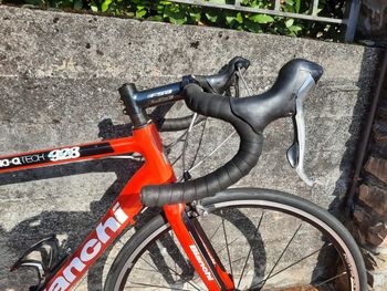 Used Bianchi 928 Carbon Mono-Q Tech 2009 Road & Gravel, Red — image 2 of 9