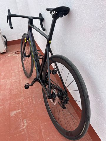 Used Scott Addict RC 2020 Road & Gravel, Black — image 10 of 13