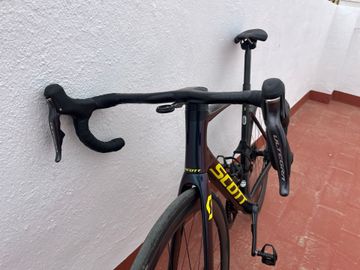 Used Scott Addict RC 2020 Road & Gravel, Black — image 4 of 13