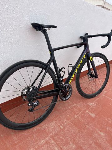 Used Scott Addict RC 2020 Road & Gravel, Black — image 8 of 13