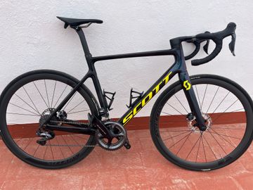 Used Scott Addict RC 2020 Road & Gravel, Black — image 1 of 13