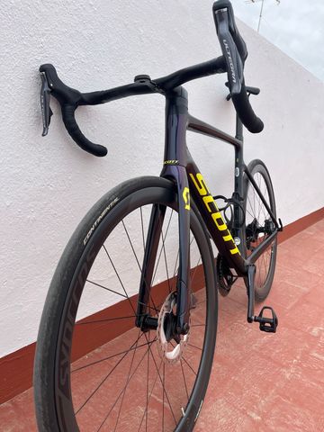 Used Scott Addict RC 2020 Road & Gravel, Black — image 3 of 13