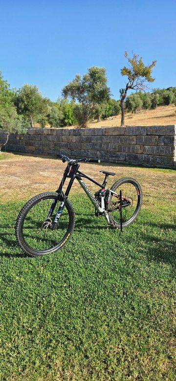 Used Mondraker Summum Shimano ZEE 2021 Mountainbike, Light Gray, 29 — image 3 of 5