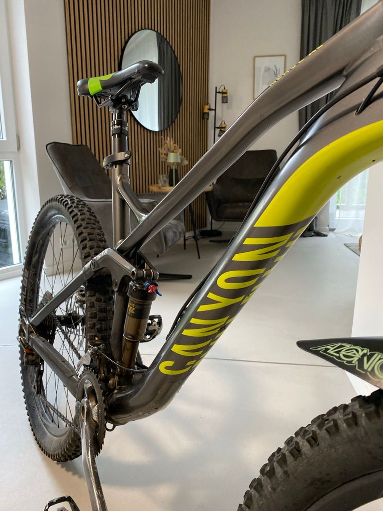 Canyon Nerve 2015 Mountainbike de segunda mano, Gris claro — imagen 2 de 9