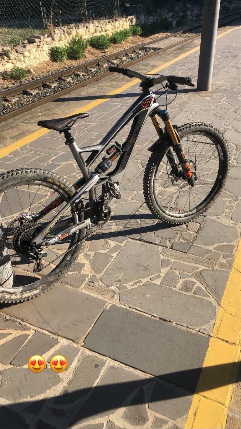 2017 Yt Yt Capra Al Comp 2021 Yt Capra Yt Jeffsy 2021 Price 2024 - Main Image