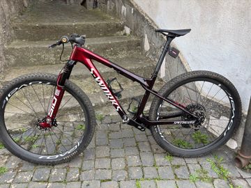 Used Specialized Epic Sram Eagle Transmission XX SL 2024 Mountainbike, Red — image 2 of 9