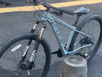 Used Fuji Nevada 29 1.7 2020 2020 Mountainbike, Light Gray, 29 — image 9 of 13