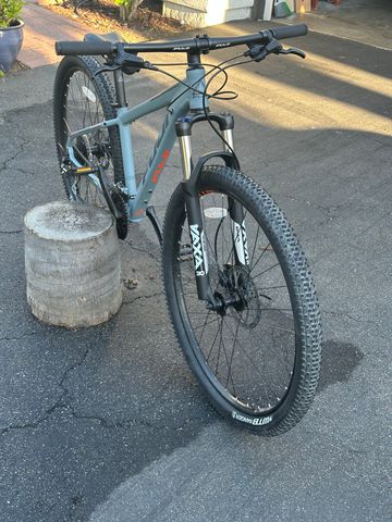 Used Fuji Nevada 29 1.7 2020 2020 Mountainbike, Light Gray, 29 — image 5 of 13
