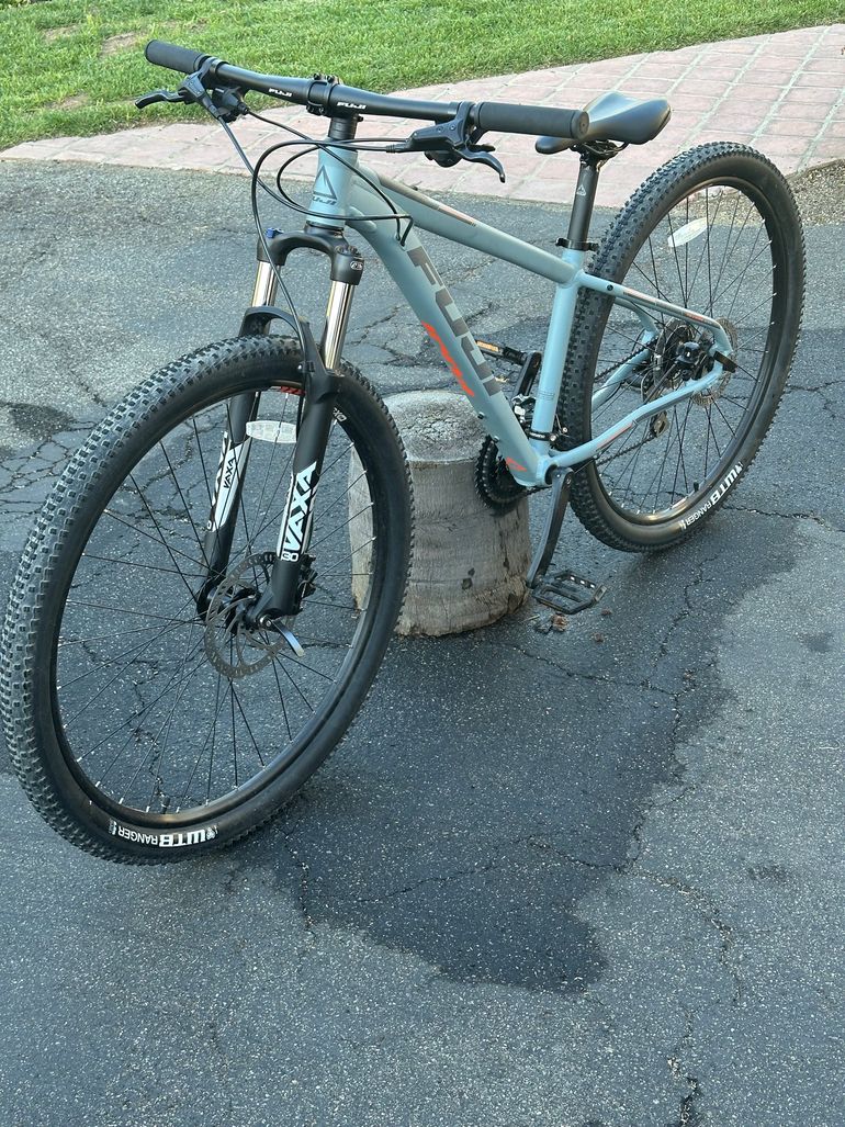 Used Fuji Nevada 29 1.7 2020 2020 Mountainbike, Light Gray, 29 — image 2 of 13
