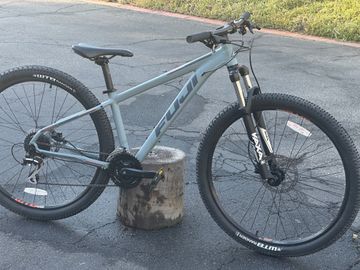 Used Fuji Nevada 29 1.7 2020 2020 Mountainbike, Light Gray, 29 — image 8 of 13