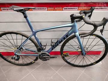 Käytetty Giant TCR Advanced SL Disc 0 RED 2022 2022 Road & Gravel