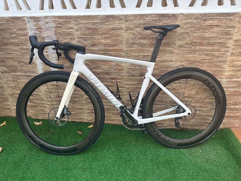 Specialized Tarmac SL7 Pro ⭐︎ SRAM Force Specialized Tarmac SL7 Pro - SRAM Force eTap AXS Chameleon