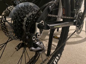 Used Norco Charger 7.3 2014 2014 Mountainbike, Black, 27.5 — image 2 of 12